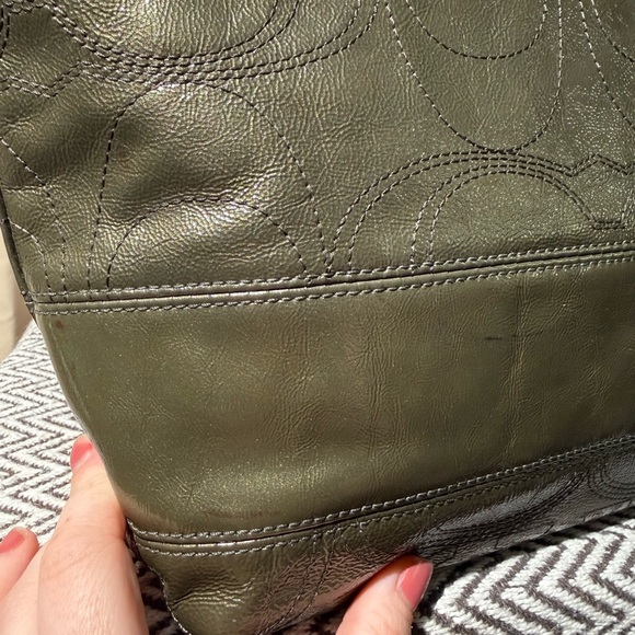 Coach East West Gallery Tote in Metallic Olive Patent Op Art - 2010 - GUC - Picture 8 of 16